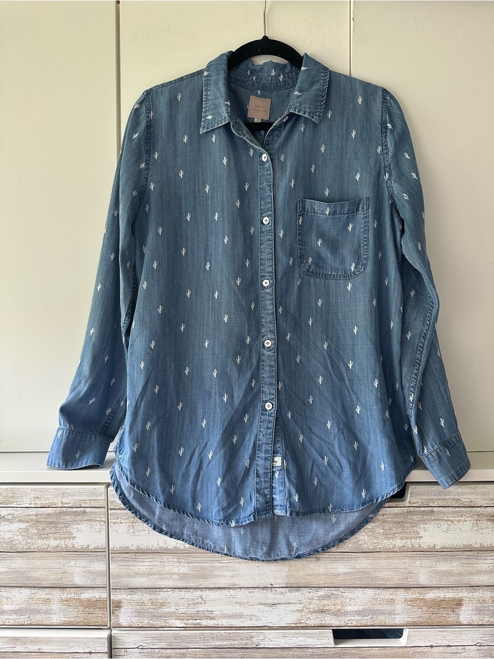 🌵💙 LAJU Los Angeles Chambray Cactus Button Down Shirt Small